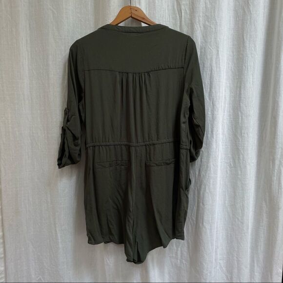 Torrid OLIVE GREEN CHALLIS ZIP FRONT ROMPER 00(10) POCKETS ROLL TAB - Picture 4 of 10